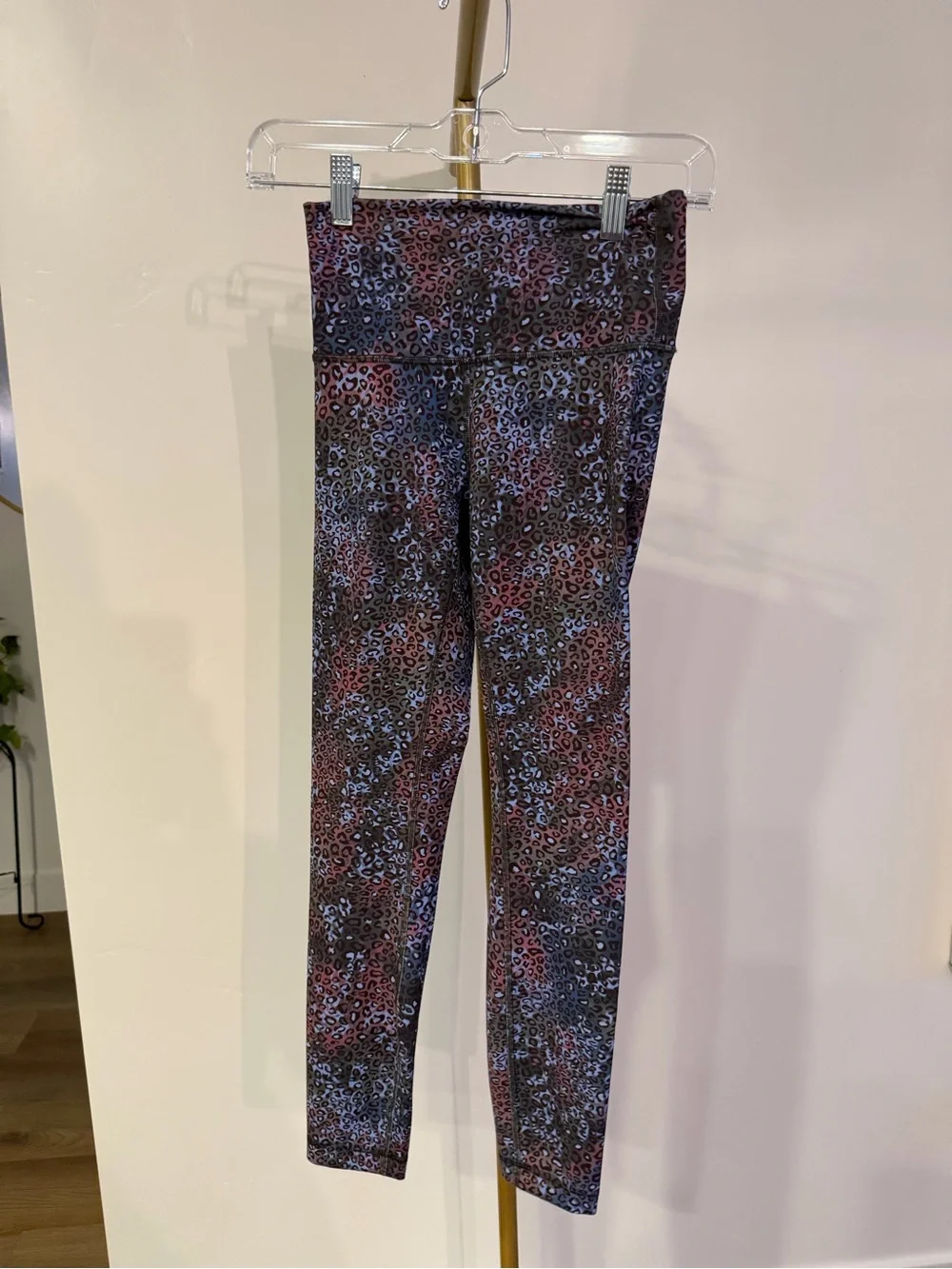 354. Lululemon Wonder Train Leggings